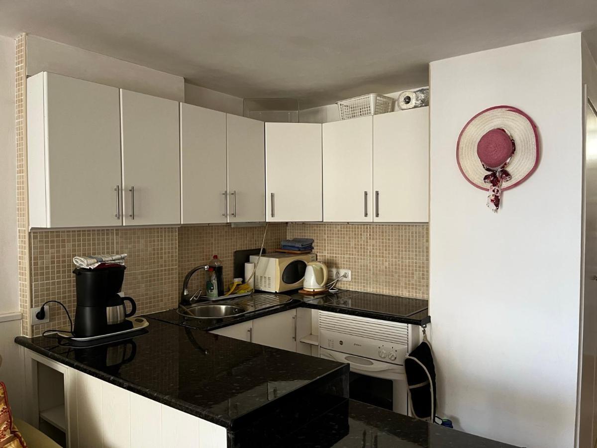 Borinquen Studio Apartment Playa Feñabe Buitenkant foto